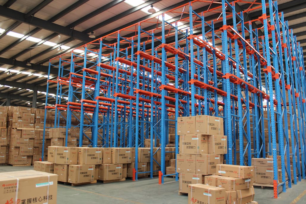 What is the difference between drive in rack and drive through rack?